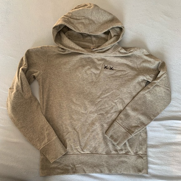 Uniqlo x Kaws hoodie - Picture 2 of 7
